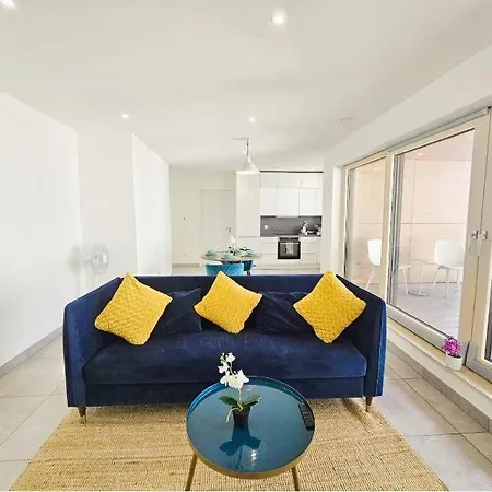 Easy-stay 1 Bedroom With Terrace And Parking Apartman