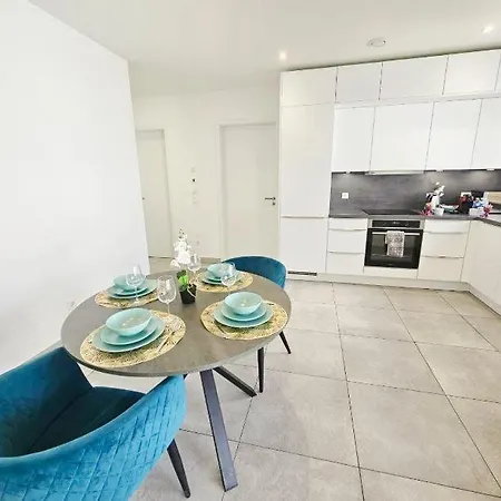 Easy-stay 1 Bedroom With Terrace And Parking *